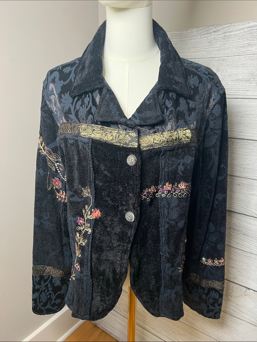 Flashback Embroidered Velvet Jacquard Jacket Women’s L Black Boho Floral Artsy